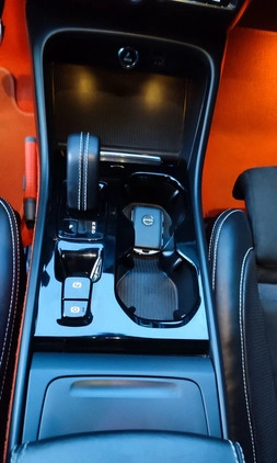 Volvo XC 40 cena 99900 przebieg: 182000, rok produkcji 2019 z Łazy małe 529
